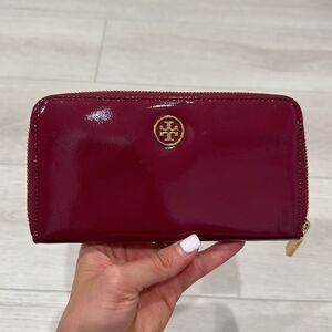 Raspberry Color Tory Burch Wallet